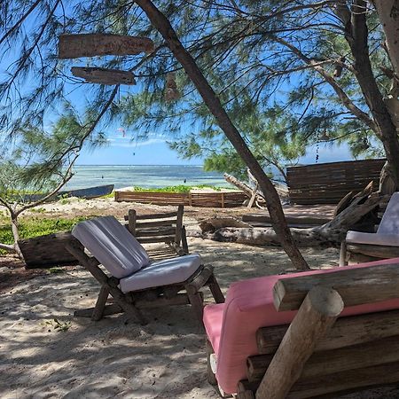 Ocean Lodge Kite & Windsurf Antsiranana Buitenkant foto