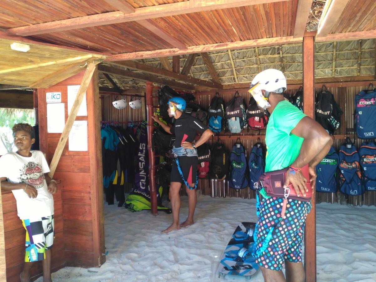 Ocean Lodge Kite & Windsurf Antsiranana Buitenkant foto