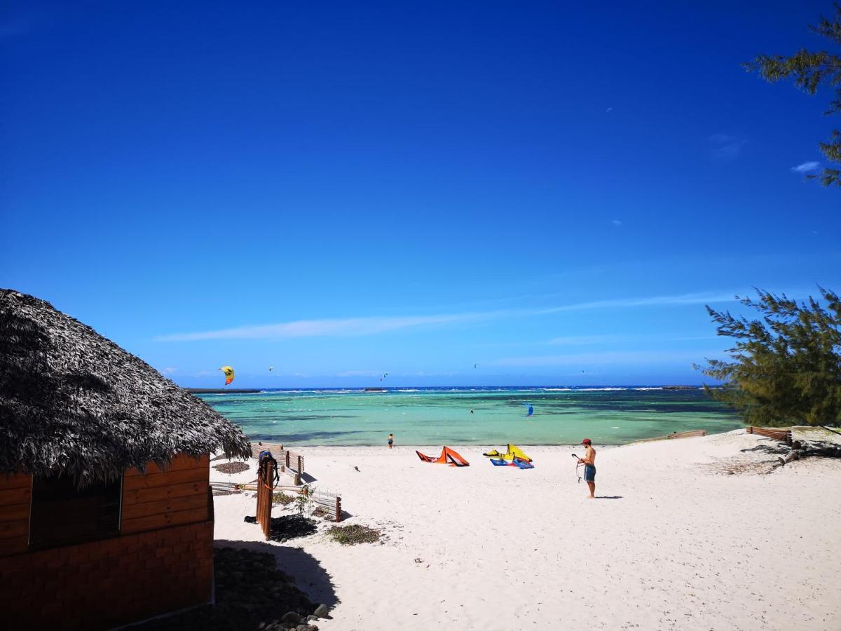 Ocean Lodge Kite & Windsurf Antsiranana Buitenkant foto