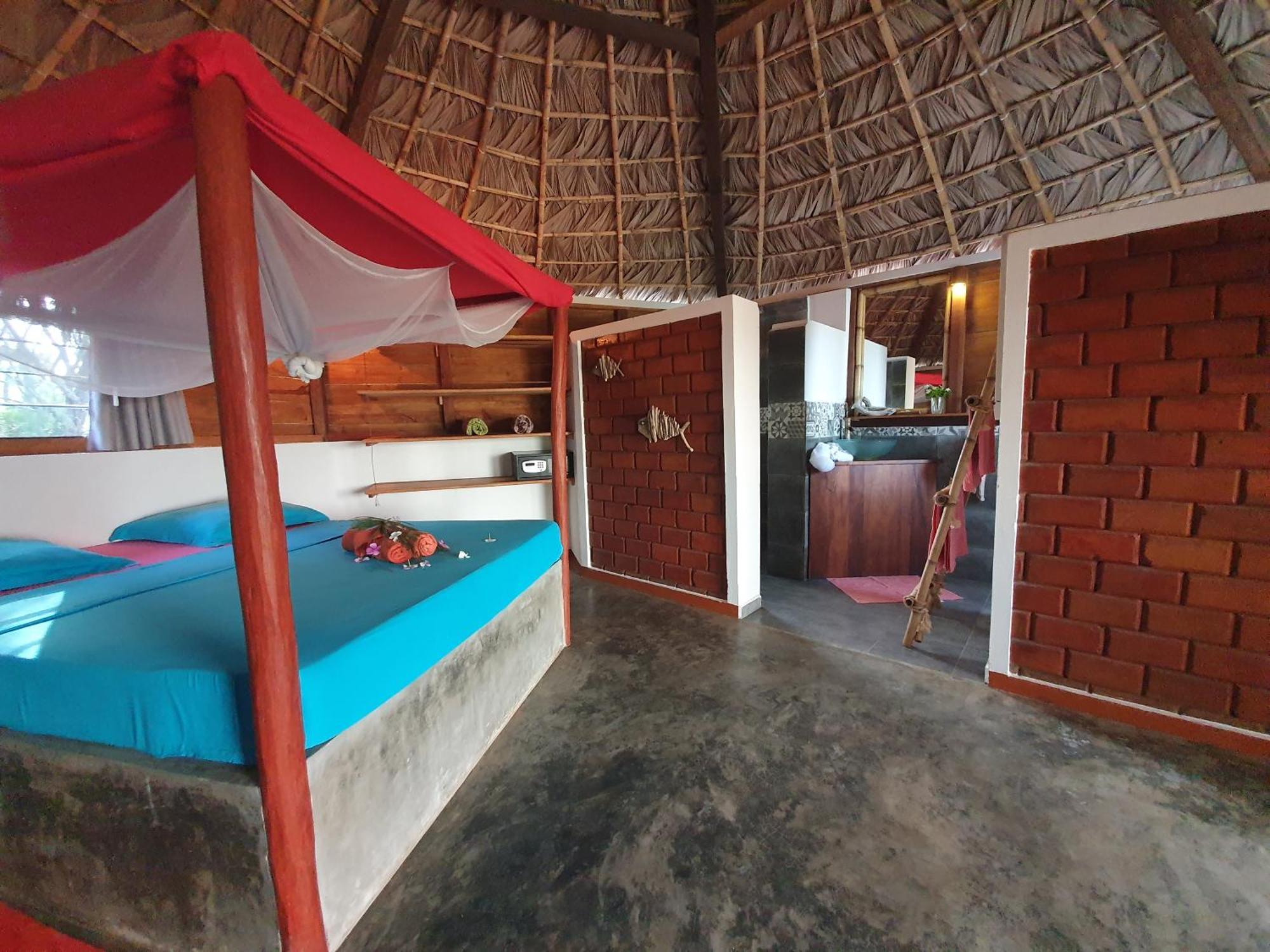 Ocean Lodge Kite & Windsurf Antsiranana Buitenkant foto