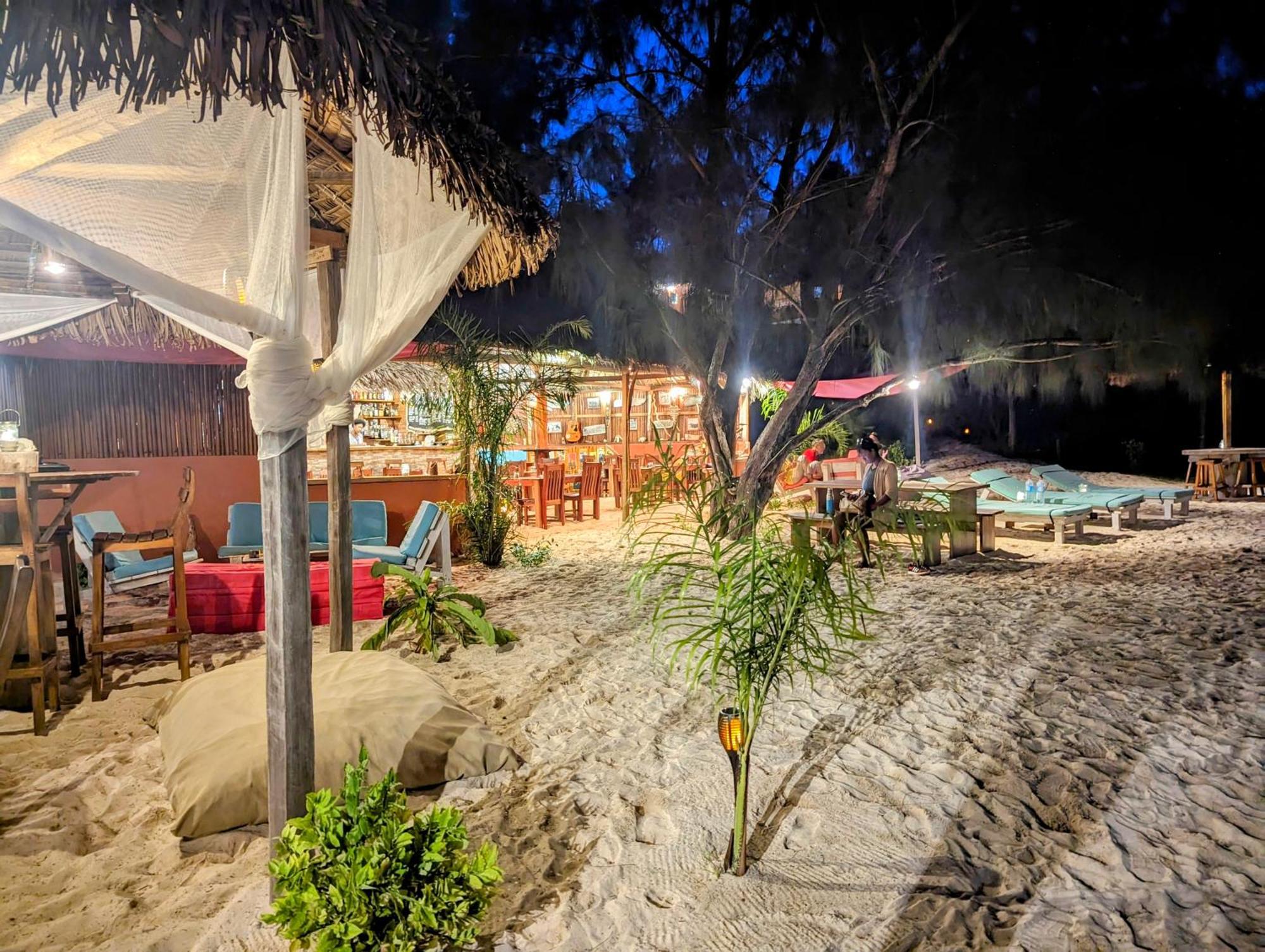 Ocean Lodge Kite & Windsurf Antsiranana Buitenkant foto