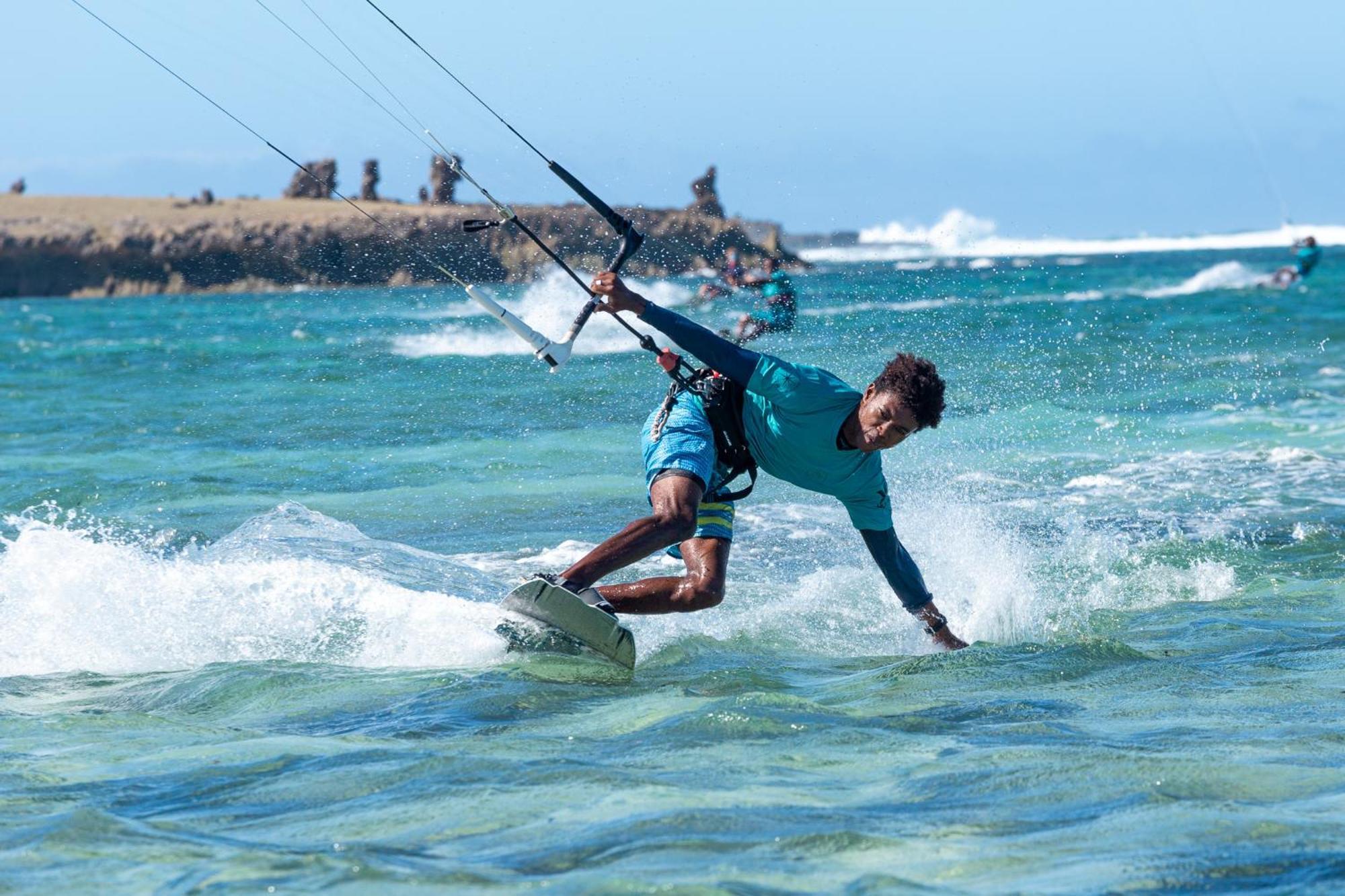 Ocean Lodge Kite & Windsurf Antsiranana Buitenkant foto